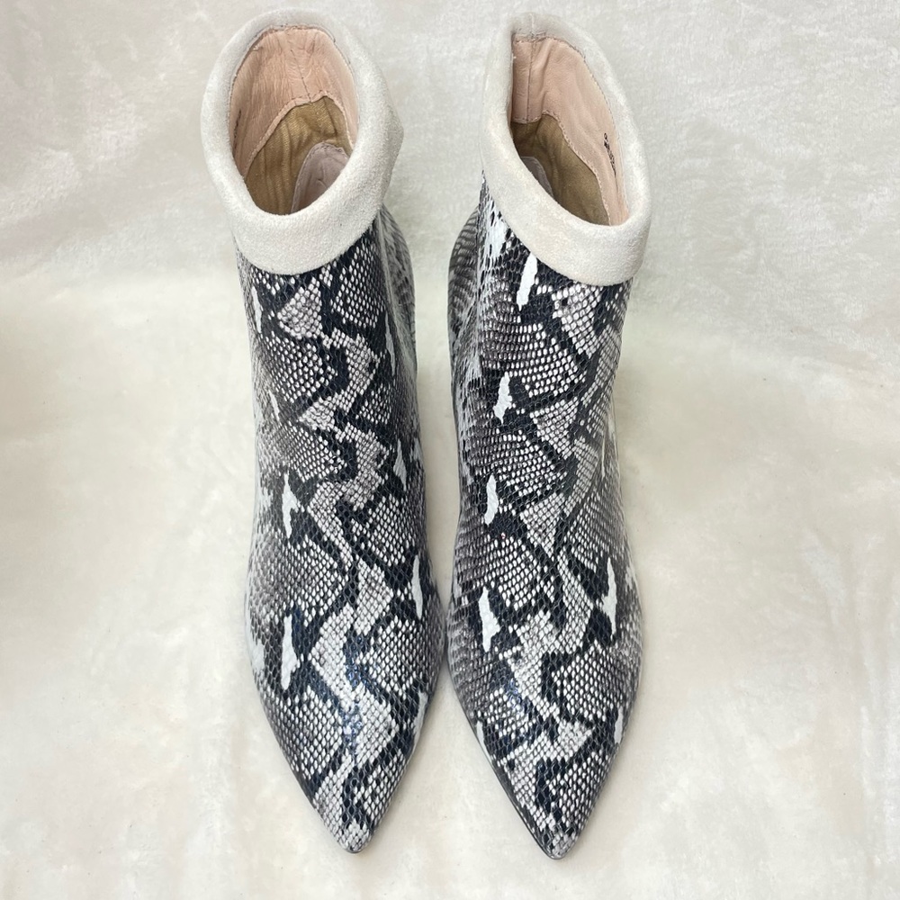 42 Gold Ojaiโ Leather Bootie size 8 cream snake skin pattern F 600 - Picture 3 of 12